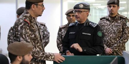 قائد الأمن البيئي يزور مركز (911) بمنطقة مكة - هرم مصر