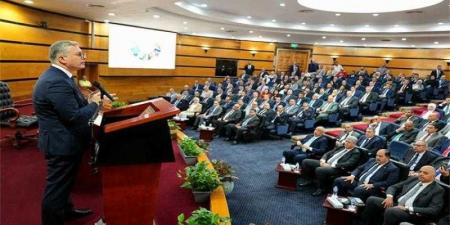 وزير البترول والثروة المعدنية يعقد اجتماعًا مع رؤساء شركات القطاع وكوادرها التنفيذية - هرم مصر