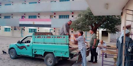 أول أيام الشهادة الإعدادية... وكيل "تعليم الفيوم" يتفقد مركز توزيع الأسئلة ويشيد بالانضباط - هرم مصر