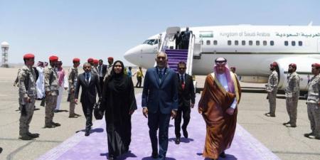 رئيس جمهورية المالديف يصل إلى المدينة المنورة - هرم مصر