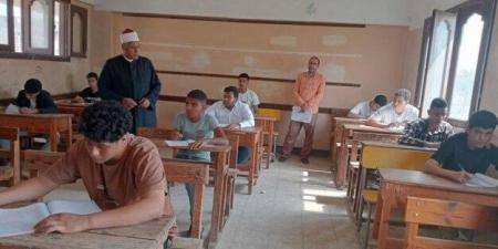 رئيس القليوبية الأزهرية وموفد قطاع المعاهد يتفقدان لجان امتحانات الشهادة الثانوية بالخانكة - هرم مصر