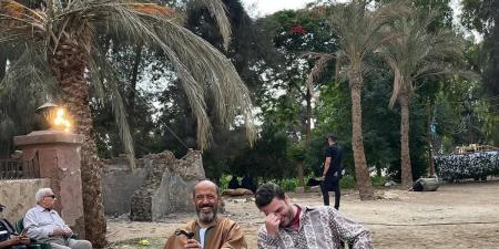 أشرف عبد الباقي يشارك الصور الأولى من فيلم السادة الأفاضل - هرم مصر