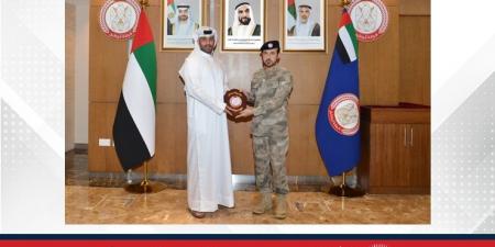 قائد عام شرطة أبوظبي يلتقي الرئيس التنفيذي لمركز ناصر العلمي والتقني - هرم مصر