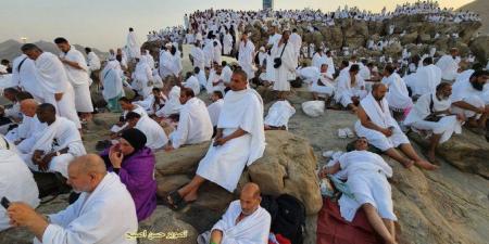 قصة جبل عرفات ولماذا يقف عليه الحجاج وسبب تسميته بهذا الاسم؟ - هرم مصر