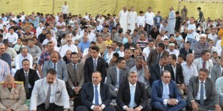 بساحة أرض الملاعب.. محافظ أسيوط يؤدي صلاة عيد الأضحى وسط حشود جماهيرية - هرم مصر