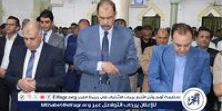 محافظ سوهاج يؤدي صلاة عيد الأضحى المبارك بمسجد "الشرطة" بمدينة ناصر - هرم مصر
