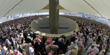 كيفية رمي الجمرات في الحج .. والحكمة منه وأيامه وكم حصاة ترمى وشروطها؟ - هرم مصر