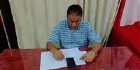 "بمكالمة تهنئة وتشجيع".. مدير ثانوية بنات نجع حمادي يطلق مبادرة لتحفيز الطالبات المتفوقات - هرم مصر