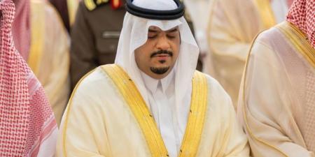 نائب أمير الرياض يؤدي صلاة الميت على عبدالله القحطاني - هرم مصر