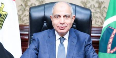 محافظ المنيا يكشف عن حلول جذرية لمعالجة التلوث البيئي في مصرف «المحيط»|فيديو - هرم مصر