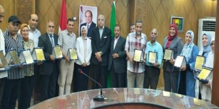 مدير تعليم القليوبية يُكرم توجيه اللغة الألمانية والنماذج المتميز - هرم مصر