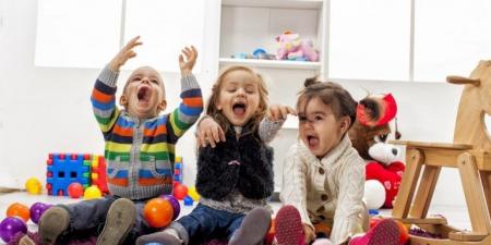 كيف يمكن للعب أن يعزز مهارات طفلك؟ - هرم مصر