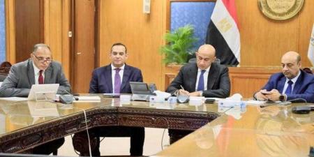 وزير التربية والتعليم يتابع امتحانات الثانوية العامة من خلال غرفة العمليات المركزية بالوزارة - هرم مصر
