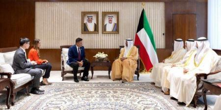 وزير الخارجية الكويتي يتسلم نسخة من أوراق اعتماد سفير سنغافورة الجديد لدى البلاد - هرم مصر