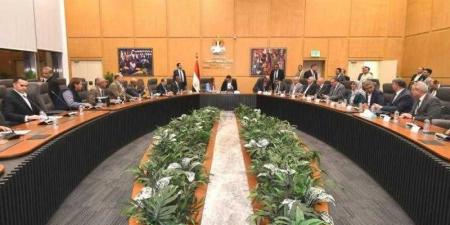 وزير الإسكان يعقد اجتماعه الدوري مع عدد من أعضاء مجلسي ”النواب والشيوخ” - هرم مصر