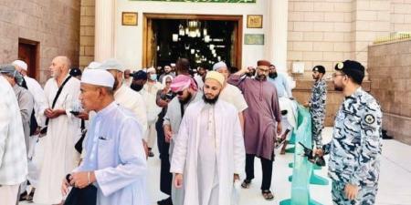 الجوازات تقدم خدماتها لتسهيل مغادرة حجاج إيران عبر منفذ جديدة عرعر - هرم مصر