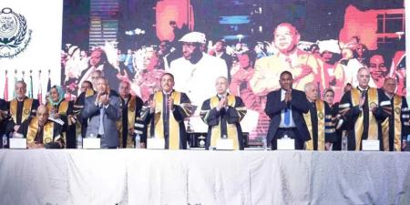 سفير السودان يشهد تخرج الأحفاد ”شهادة حية” بالأكاديمية العربية بالعلمين - هرم مصر