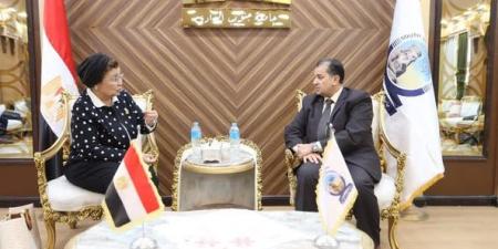 نائب وزير الصحة تبحث مع رئيس جامعة جنوب الوادي تعزيز التعاون - هرم مصر