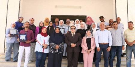 رئيس جامعة جنوب الوادى يلتقى بفريق عمل الإدارة الهندسية بالجامعة - هرم مصر