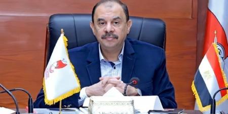 محافظ سوهاج يتابع تطبيق المواعيد الصيفية لغلق وفتح المحلات التجارية وترشيد استهلاك الكهرباء - هرم مصر