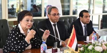 نائب وزير الصحة تجري زيارة ميدانية موسعة بمحافظة قنا - هرم مصر