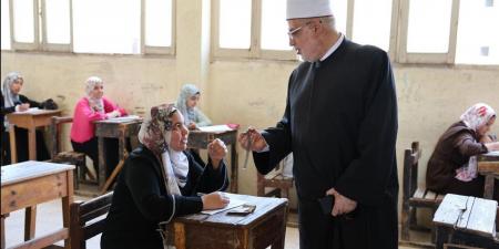 الثانوية الأزهرية.. طلاب العلمي يؤدون اليوم امتحان الصرف - هرم مصر