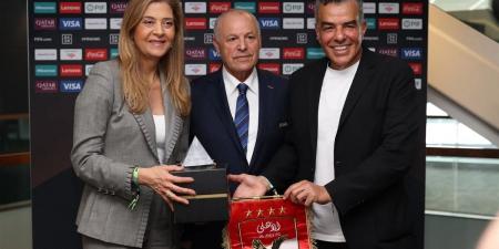 مرتجي يُجسد روح الاحترام.. تبادل دروع بين الأهلي وبالميراس قبل موقعة ميتلايف - هرم مصر