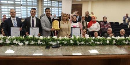 آداب عين شمس تحصد 3 شهادات أيزو دولية معتمدة - هرم مصر