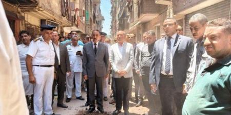 مدير أمن القاهرة يتفقد موقع انهيار 3 عقارات بحدائق القبة - هرم مصر