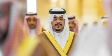 نائب أمير الرياض يؤدي صلاة الميت على الأمير مشعل بن عبدالله - هرم مصر