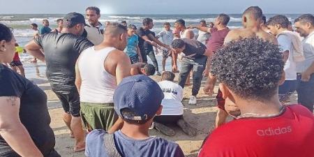 انتشال جثمان شاب غرق في شاطئ بورسعيد - هرم مصر