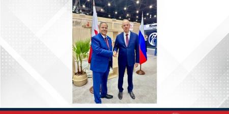 مستشار رئيس روسيا الاتحادية، رئيس اللجنة العليا لمنتدى سانت بطرسبورغ الاقتصادي الدولي، يزور جناح مملكة البحرين - هرم مصر