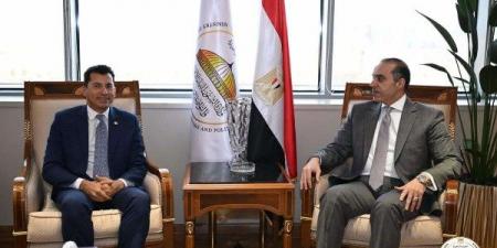 وزير الشئون النيابية يشدد على أهمية التعاون والاستماع إلى آراء الشباب - هرم مصر