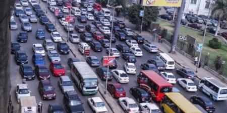 اعرف طريقك.. كثافات متحركة بأغلب طرق ومحاور القاهرة والجيزة - هرم مصر