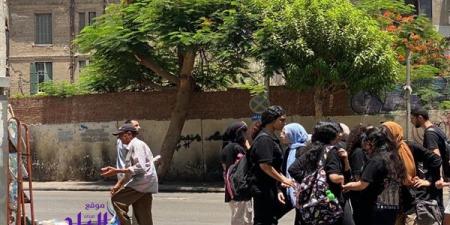 طلاب العلمي يصرخون من صعوبة الفيزياء .. والأدبي يحتفل بالتاريخ - هرم مصر