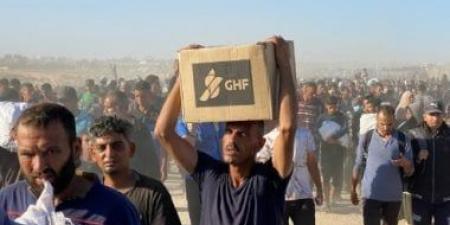 هآرتس: جنود إسرائيليون يطلقون النار على فلسطينيين قرب مواقع توزيع المساعدات بغزة - هرم مصر