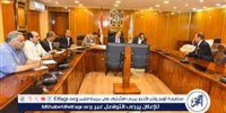 محافظ أسيوط يجري المقابلات الشخصية للمرشحين للدورات التدريبية بسقارة - هرم مصر
