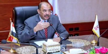 محافظ سوهاج يتابع تطبيق الإجراءات الرقابية وانتظام سير امتحانات الثانوية العامة - هرم مصر