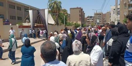 تباين آراء طلاب الثانوية العامة حول امتحان اللغة الإنجليزية في القليوبية - هرم مصر