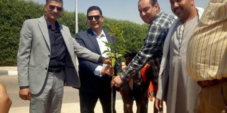 رئيس جهاز الشروق يعلن عن أهم المبادرات الزراعية فى المدينة.. صور - هرم مصر