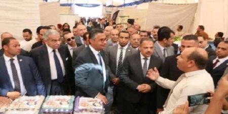 وزير التموين ومحافظ الشرقية يفتتحان سوق اليوم الواحد بمدينة العاشر من رمضان - هرم مصر