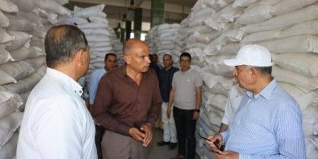 محافظ المنيا يطمئن على توافر أرصدة السلع الغذائية بالأسواق - هرم مصر