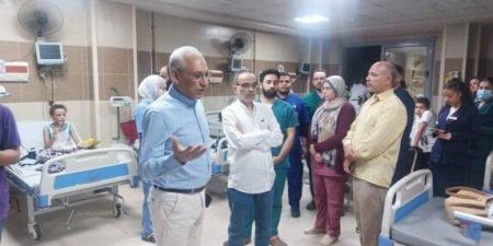 بعد شكوي والدته على السوشيال ميديا.. رئيس جامعة المنيا يتحرك فورًا ويطمئن على حالة طفل - هرم مصر