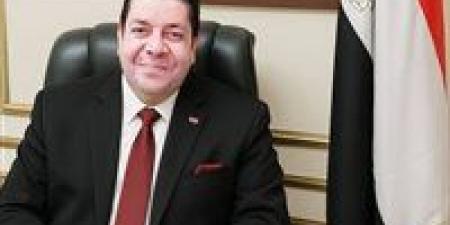 خلال أيام.. إصدار رواية «مرايا في بلاط العميان» للدكتور محمد عثمان - هرم مصر