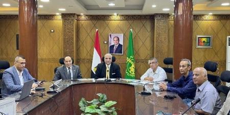 مدير تعليم القليوبية يتابع انتظام امتحانات الثانوية من غرفة العمليات بالمديرية - هرم مصر