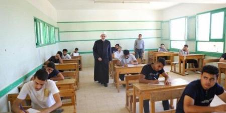 طلاب الثانوية الأزهرية يؤدون اليوم امتحان مادة الجغرافيا - هرم مصر