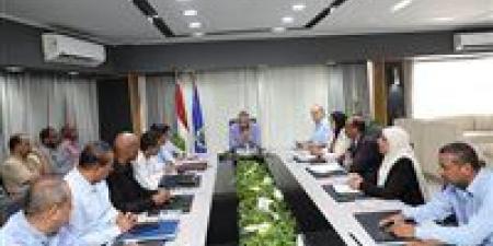 محافظ أسوان يوجّه بتشكيل لجنة عاجلة لمواجهة انتشار الكلاب الضالة - هرم مصر