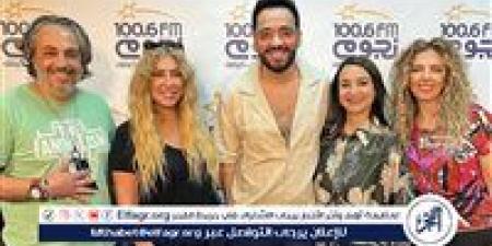 رامي جمال يحتفل بصدور ألبومه الجديد "محسبتهاش" في "نجوم اف ام" - هرم مصر
