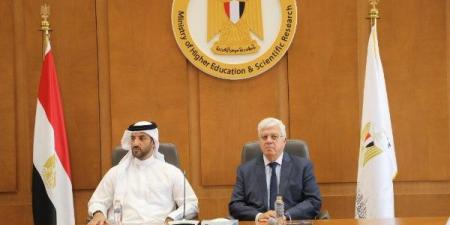 وزير التعليم العالي يبحث سبل التعاون مع نائب حاكم الشارقة ورئيس الجامعة - هرم مصر