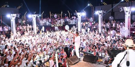 تامر حسني يتألق فى أضخم وايت بارتي بالعلمين الجديدة .. صور - هرم مصر